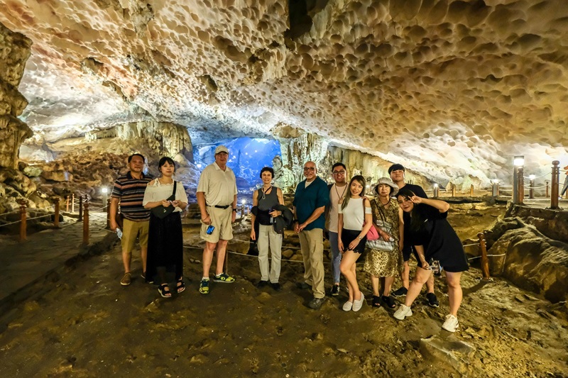 Hang Sửng Sốt - Tour Hạ Long 1 ngày cao cấp nhóm nhỏ ít khách